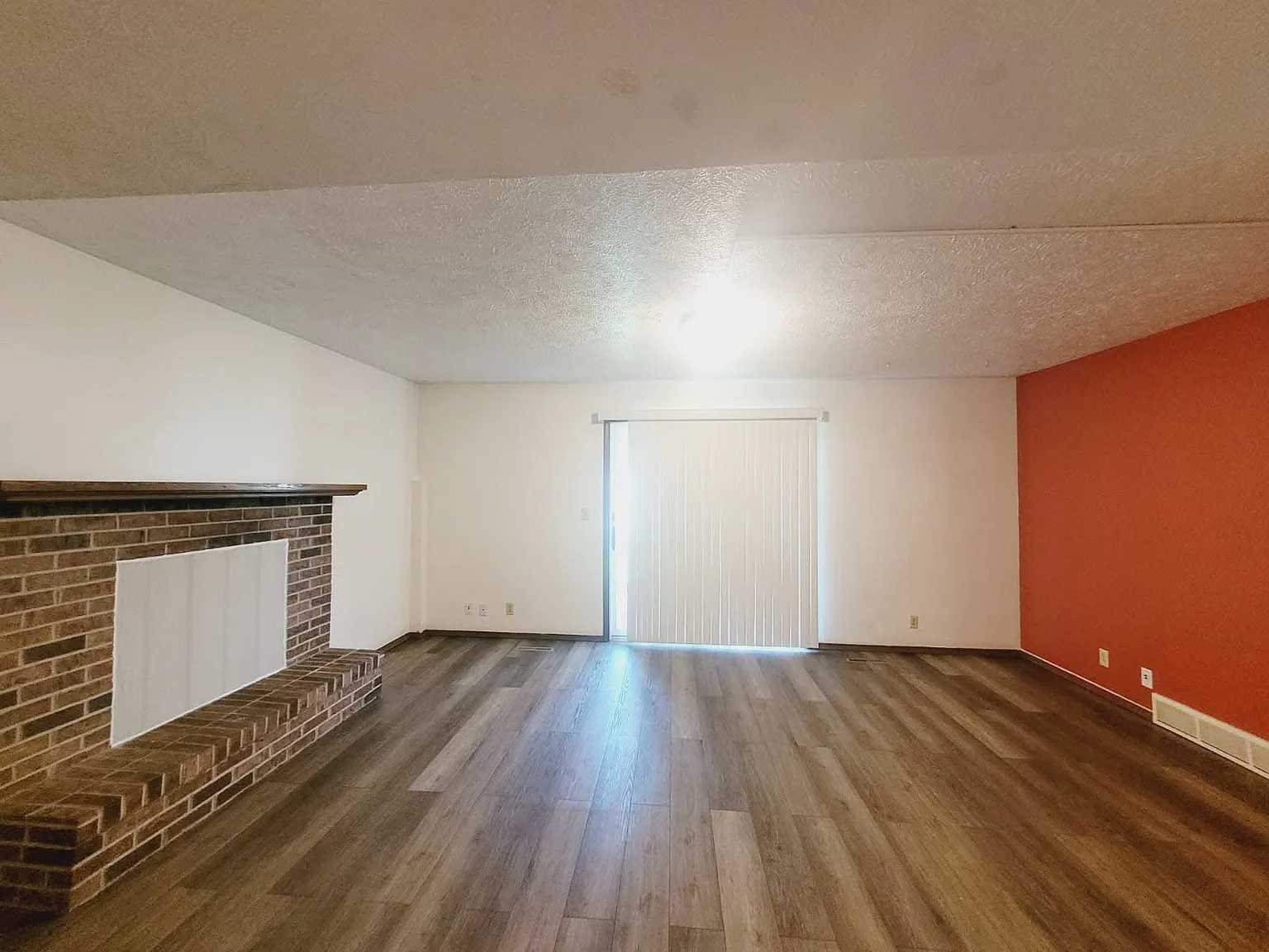 2 bed, $1,300 — Photo 3