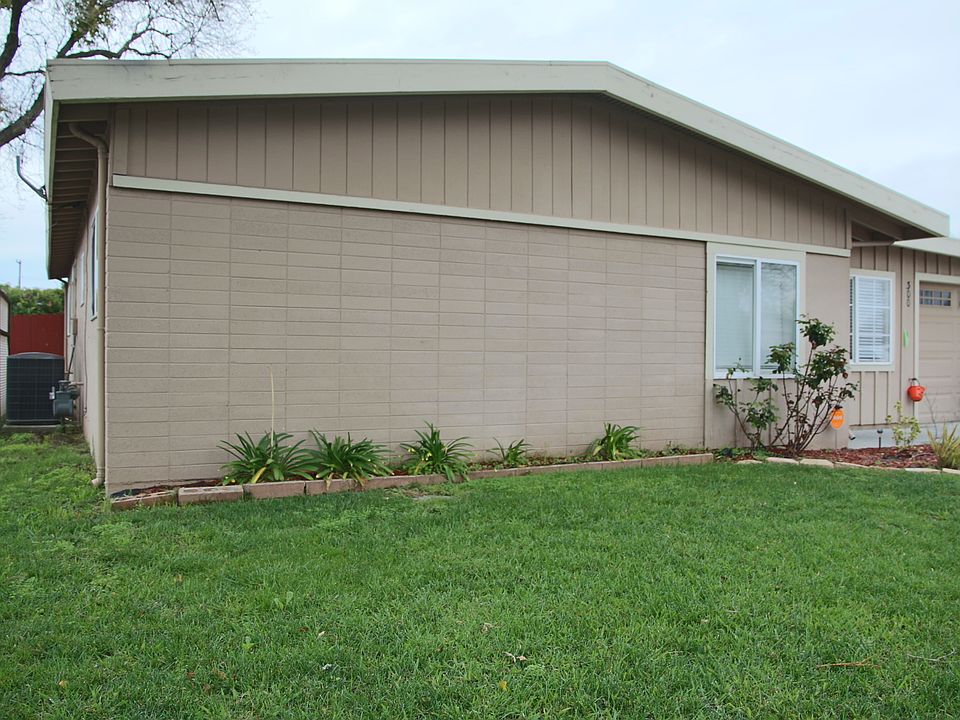 2nd image of 300 Hopkins Dr