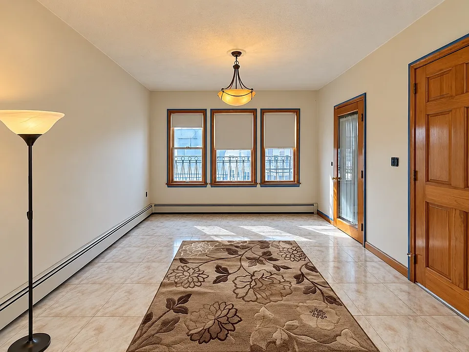 85 Boston Ave #2