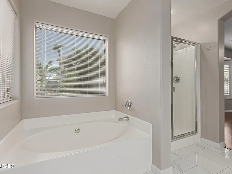 16523 W Saguaro Ln — Photo 9