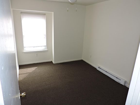 4th image of 830 Fremont St APT B