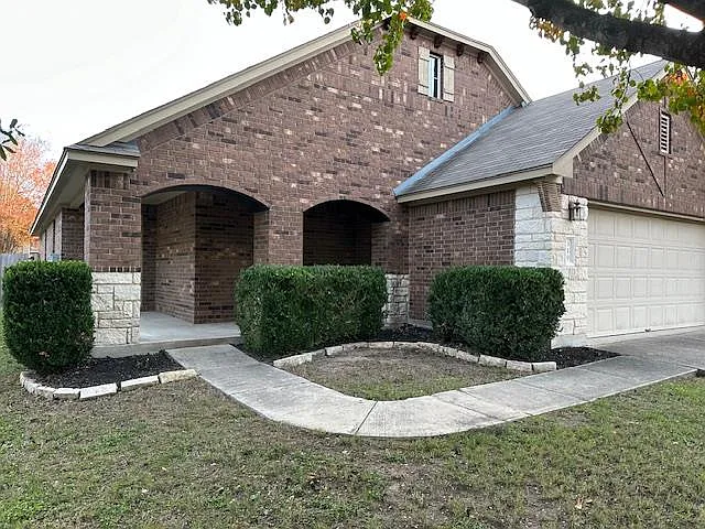 3 bed, 2.0 bath, 1692 sqft, $2,350 — Photo 4