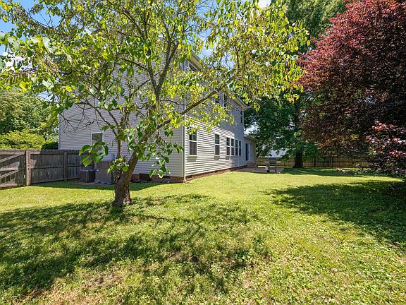 4th image of 2929 Burtonwood Dr