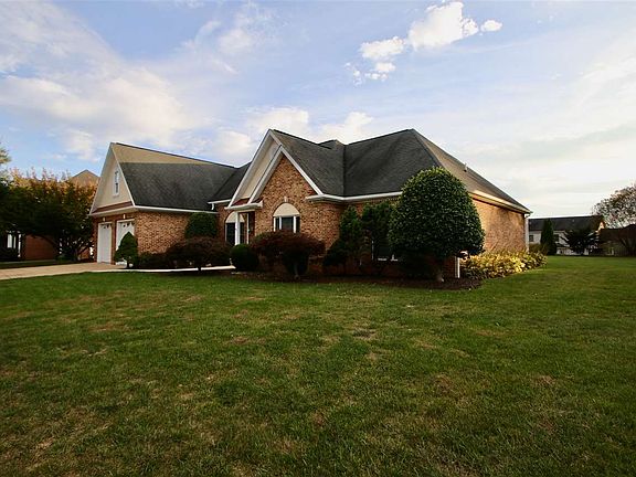 2nd image of 2921 Brookstone Dr