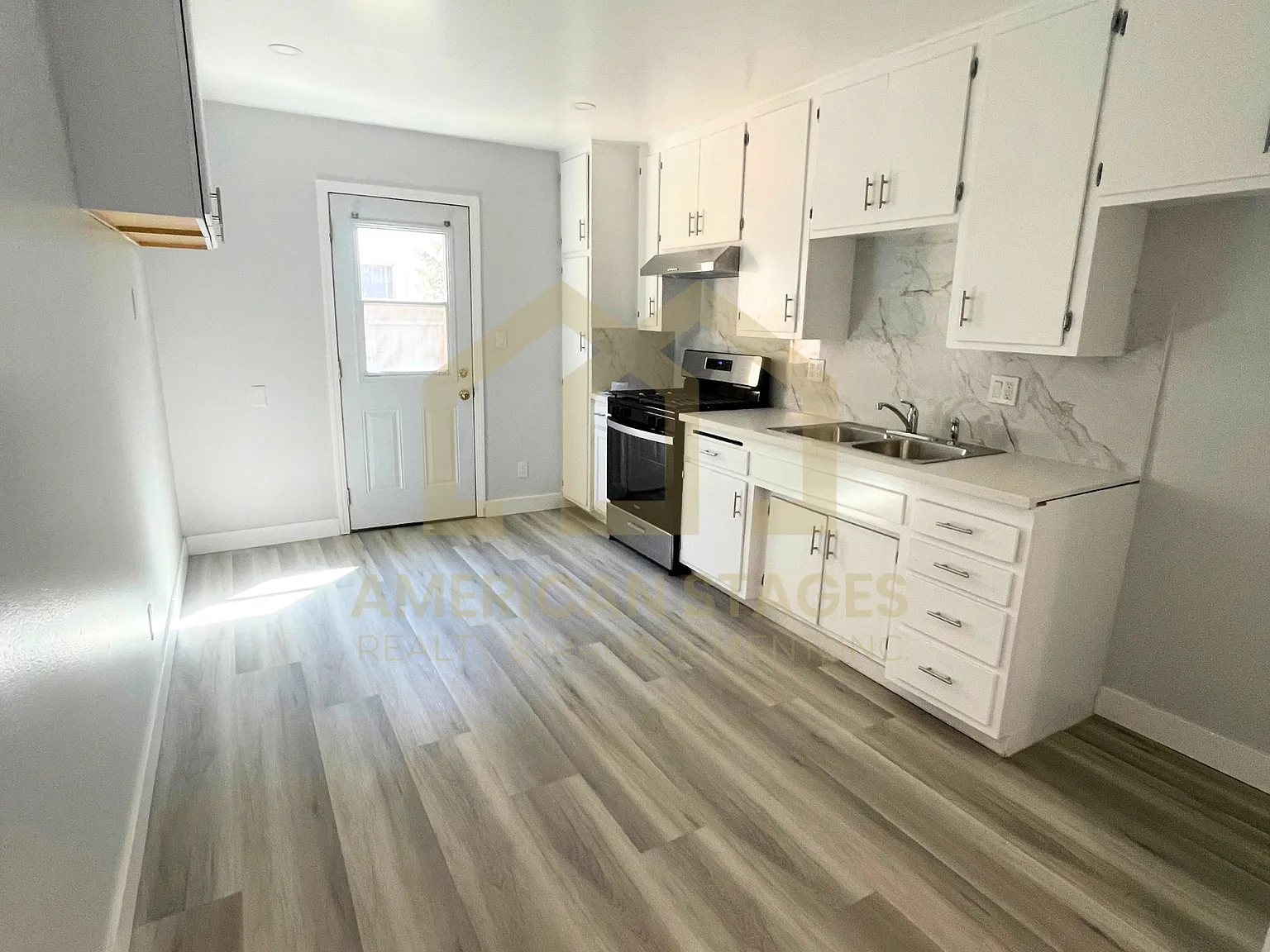 714 N G St — Photo 4