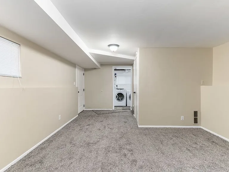 3848 S 400 E — Photo 14