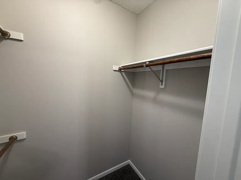 Lake Shore Apartments — Photo 48