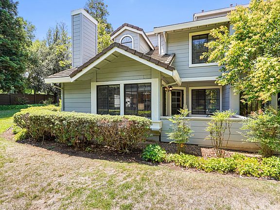 3rd image of 2861 Buena Crest Ct