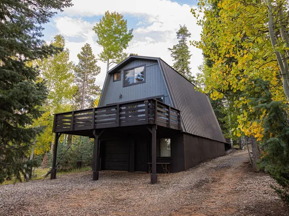 3070 N Silver Tip Ln, Alton, UT 84710