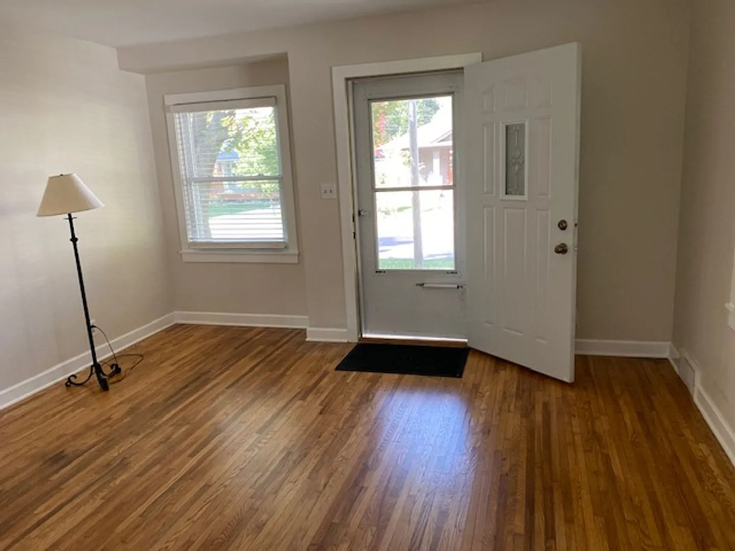 Spacious 3 Bedroom 1 Bath Duplex in White Bear Lake — Photo 3