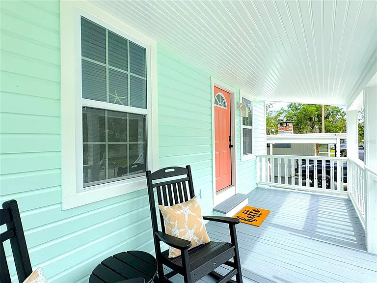 222 NE 1st Ave — Photo 4