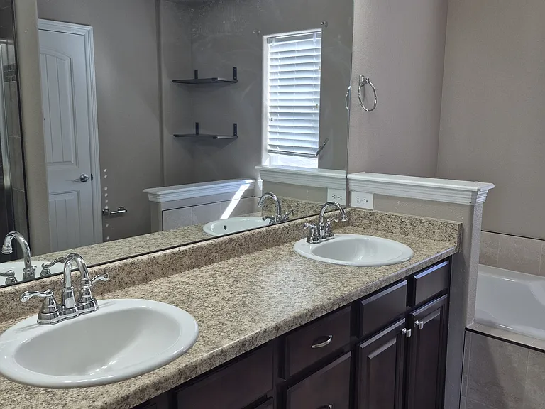 6941 Winnicut Dr — Photo 22