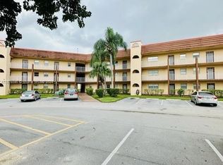 8881 Sunrise Lakes Blvd APT 208, Fort Lauderdale, FL 33322