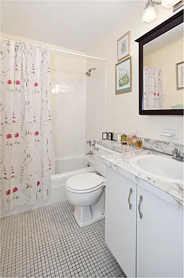 Sold by Douglas Elliman | media 24