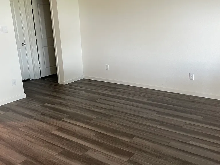 111 Connecticut Ct — Photo 14