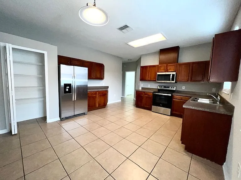 9240 Black Hawk Ct — Photo 10