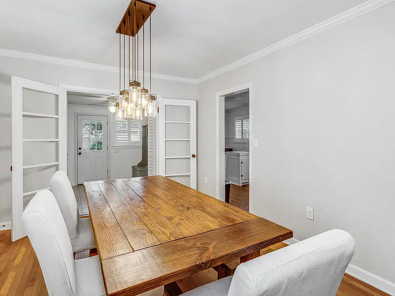 1812 E Avery St — Photo 3