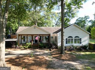 1061 S Lake Dr, East Dublin, GA 31027