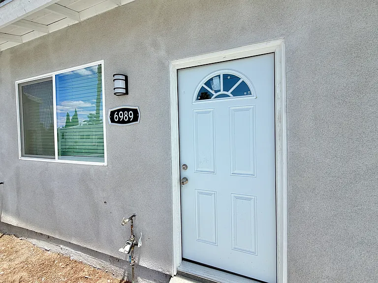 6989 Del Rosa Ave — Photo 17