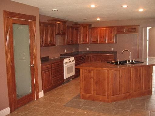 2nd image of 1292 Farm Road 1180