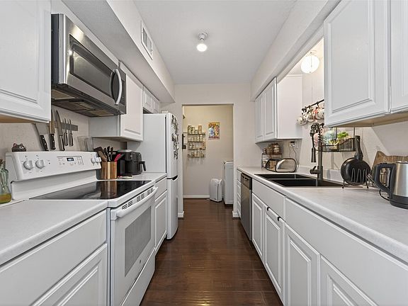 5th image of 16120 Stuebner Airline Rd APT 602