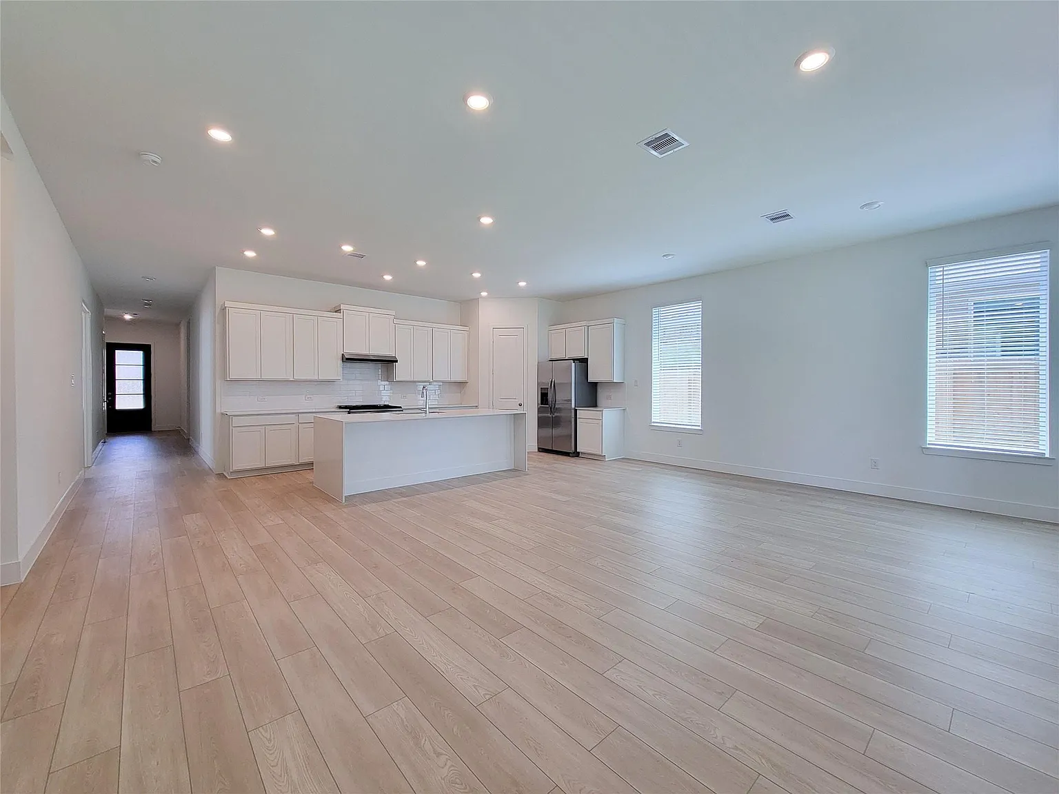 4 bed, 3.0 bath, $3,150 — Photo 4