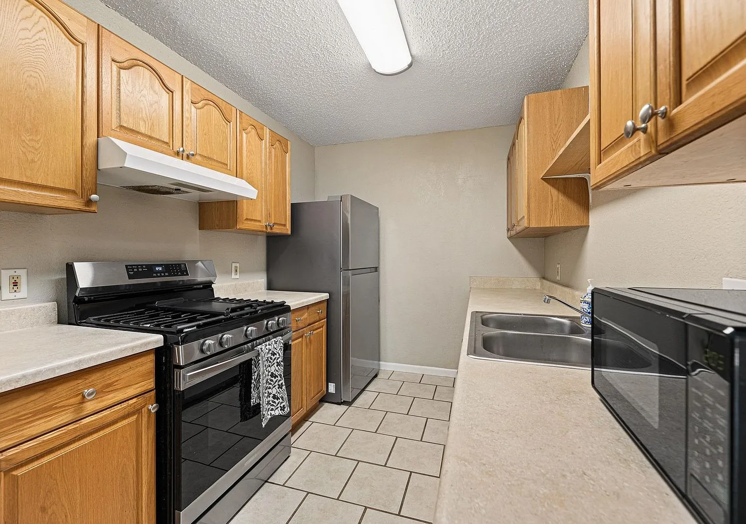 906 Oleander Ln Unit#906 — Photo 3