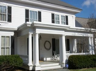 27 The Grn #2, Woodstock, VT 05091