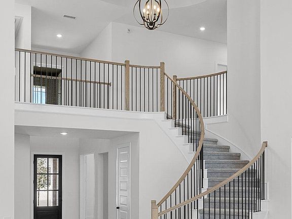 2nd image of 124 Meadow Beauty Ln