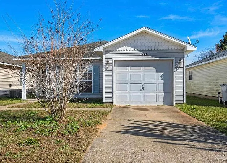 7689 Chablis Cir — Photo 1