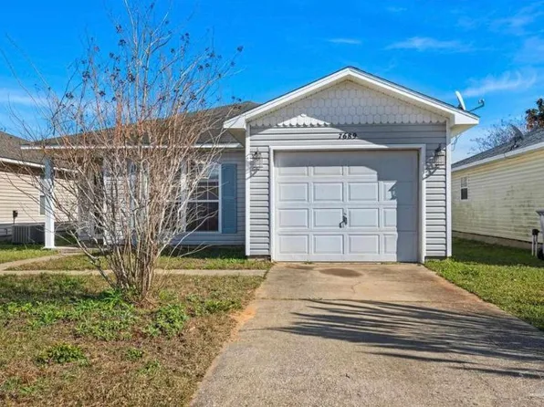 7689 Chablis Cir, Navarre, FL 32566