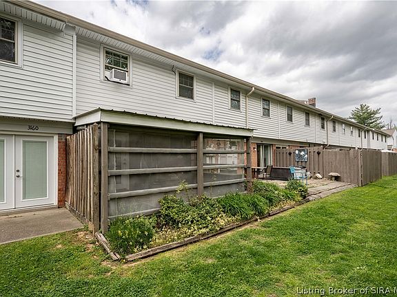 2nd image of 3162 Wooded Way