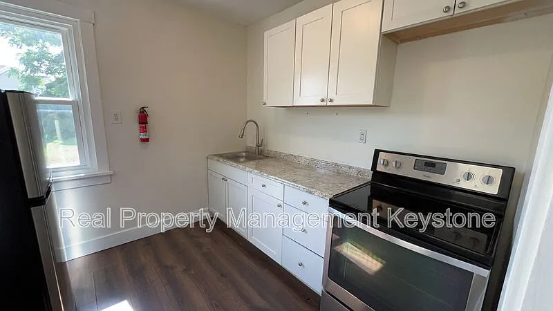 2 bed, 1.0 bath, $1,000 — Photo 4