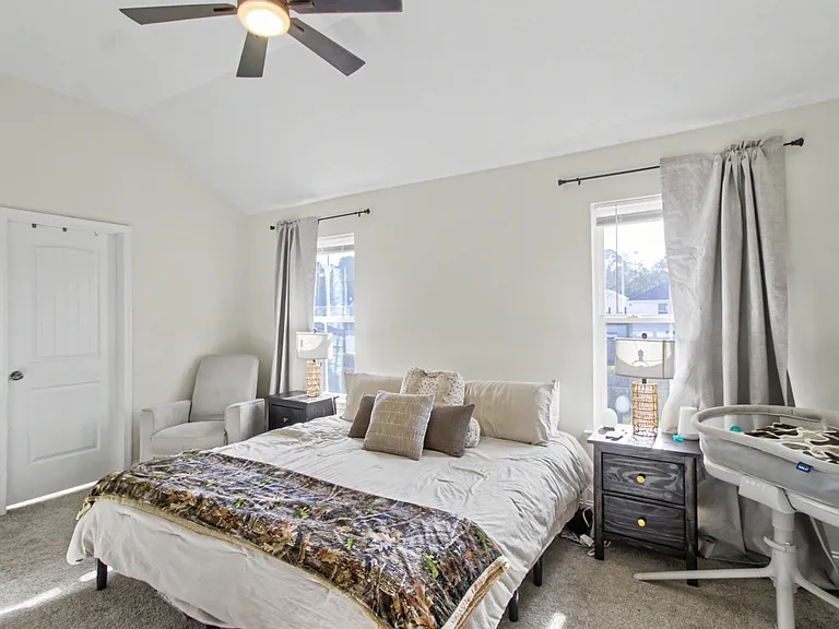 1052 Grayson Ave — Photo 4
