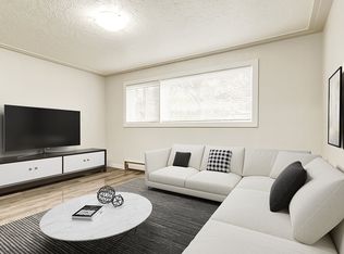 10657 103rd St NW #9, Edmonton, AB T5H 2V6