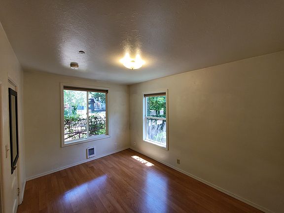 4th image of 1250 NW Van Buren Ave
