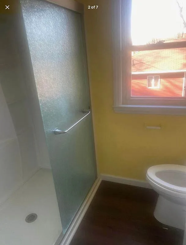5 bed, 2.0 bath, 3000 sqft, $500 — Photo 3