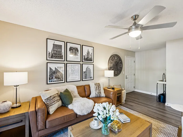 Cypress Pointe — Photo 20