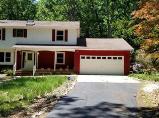 88 Oakland Mills Rd, Manalapan, NJ 07726