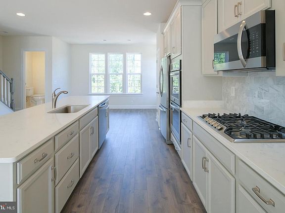 4th image of 6094 Camerons Ferry Dr