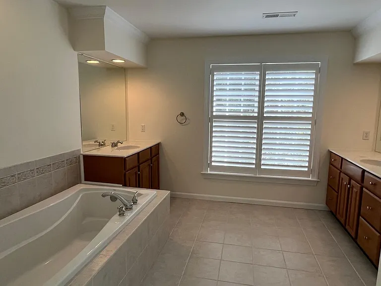 304 Arthur Ct #304 — Photo 41