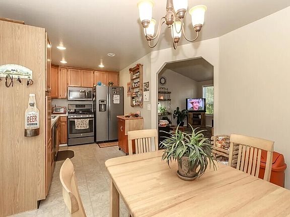 5th image of 12319 200th Avenue Ct E