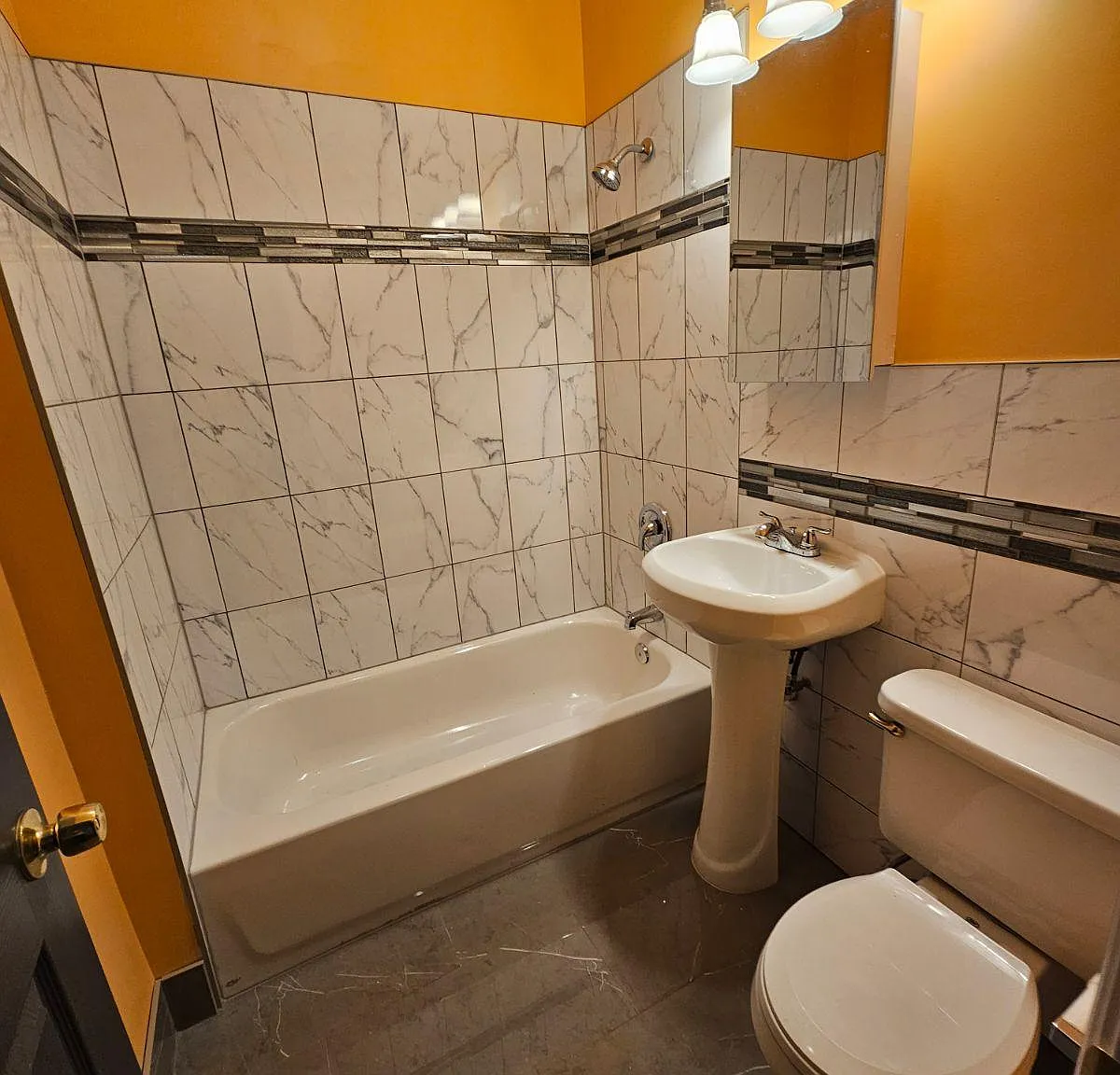 2 bed, 1000 sqft, $1,475 — Photo 3