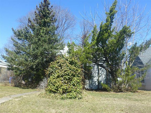 2nd image of 5210 Locust Ln