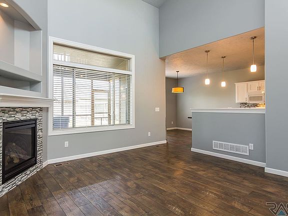 2nd image of 2804 E Tranquility Pl