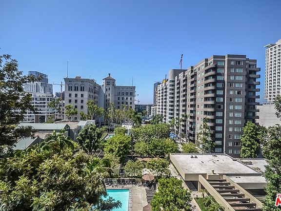4th image of 600 W 9th St APT 808