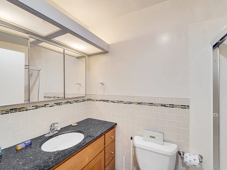 Berkeley Park Apartments — Photo 30