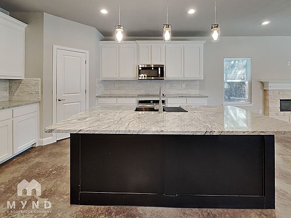 3rd image of 5711 Barkridge Dr