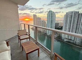 Met 1 Condo, Miami, FL 33131