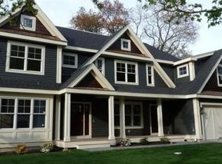 20 Village Cir, Newton, MA 02459